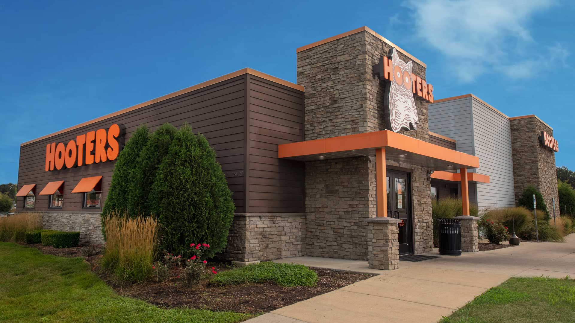 Hooters - Countryside, IL - Exterior
