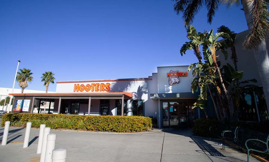 Hooters - St. Petersburg, Florida - Tyrone Square Mall